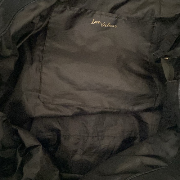 Victoria Secret Red Lips Tote Bag - Picture 4 of 7